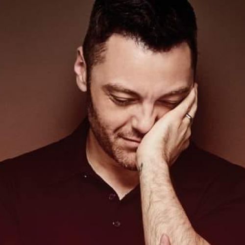 TIZIANO FERRO, SLITTA AL 2023 IL RITORNO NEGLI STADI